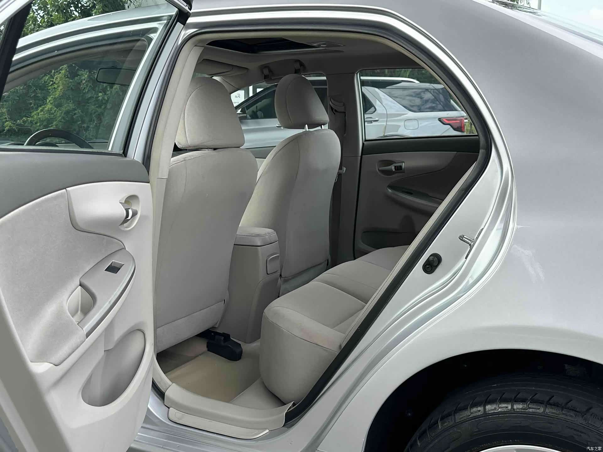 Toyota Corolla, 2010 11