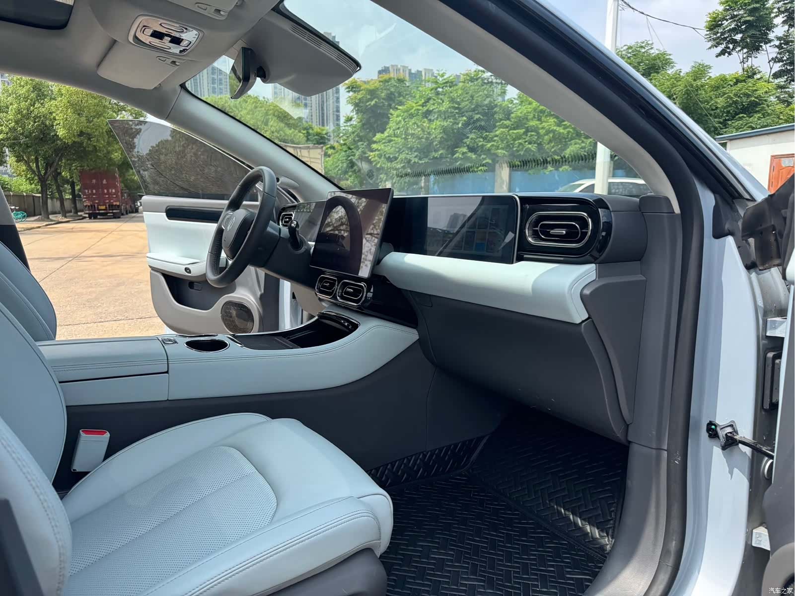 Leapmotor C01, 2025 13