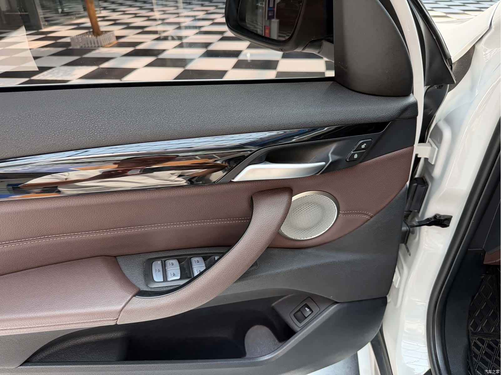 BMW X1, 2023 все фото