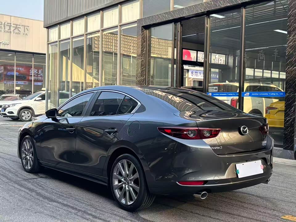 Mazda 3 Angkesaila
