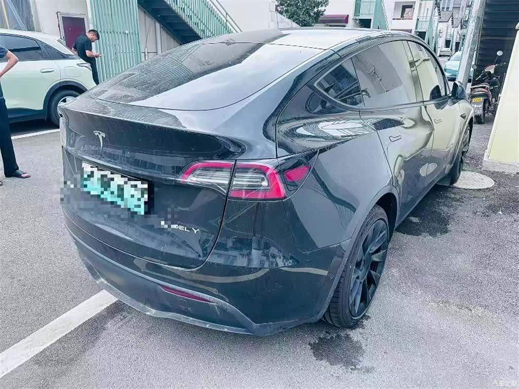 Tesla Model Y, 2023 все фото