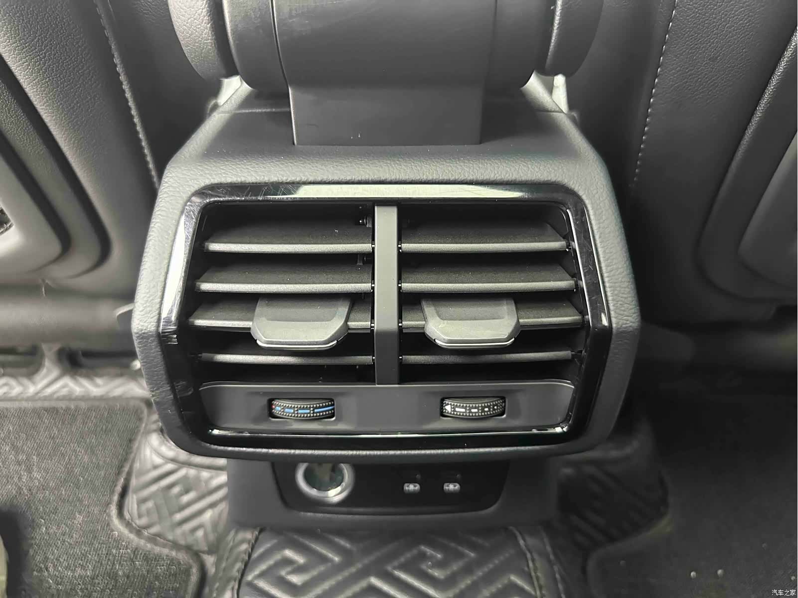 Audi Q3, 2022 13
