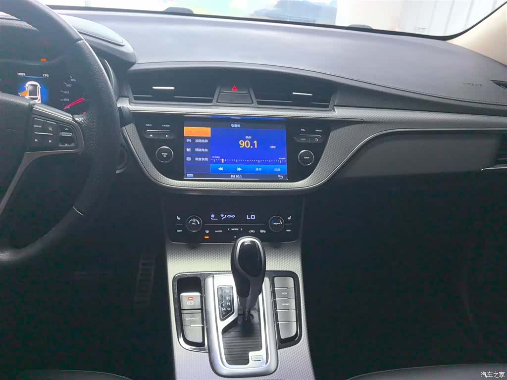 Geely Emgrand, 2017 9