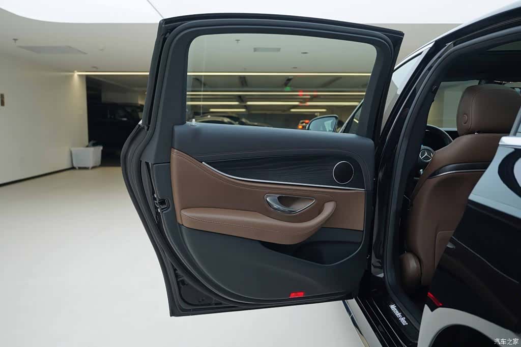 Mercedes-Benz E-Class, 2022 16