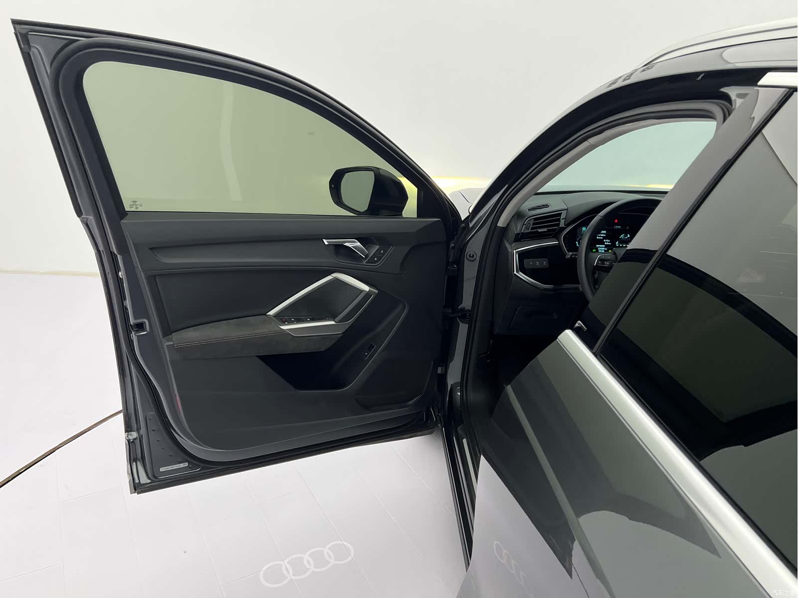Audi Q3, 2022 19