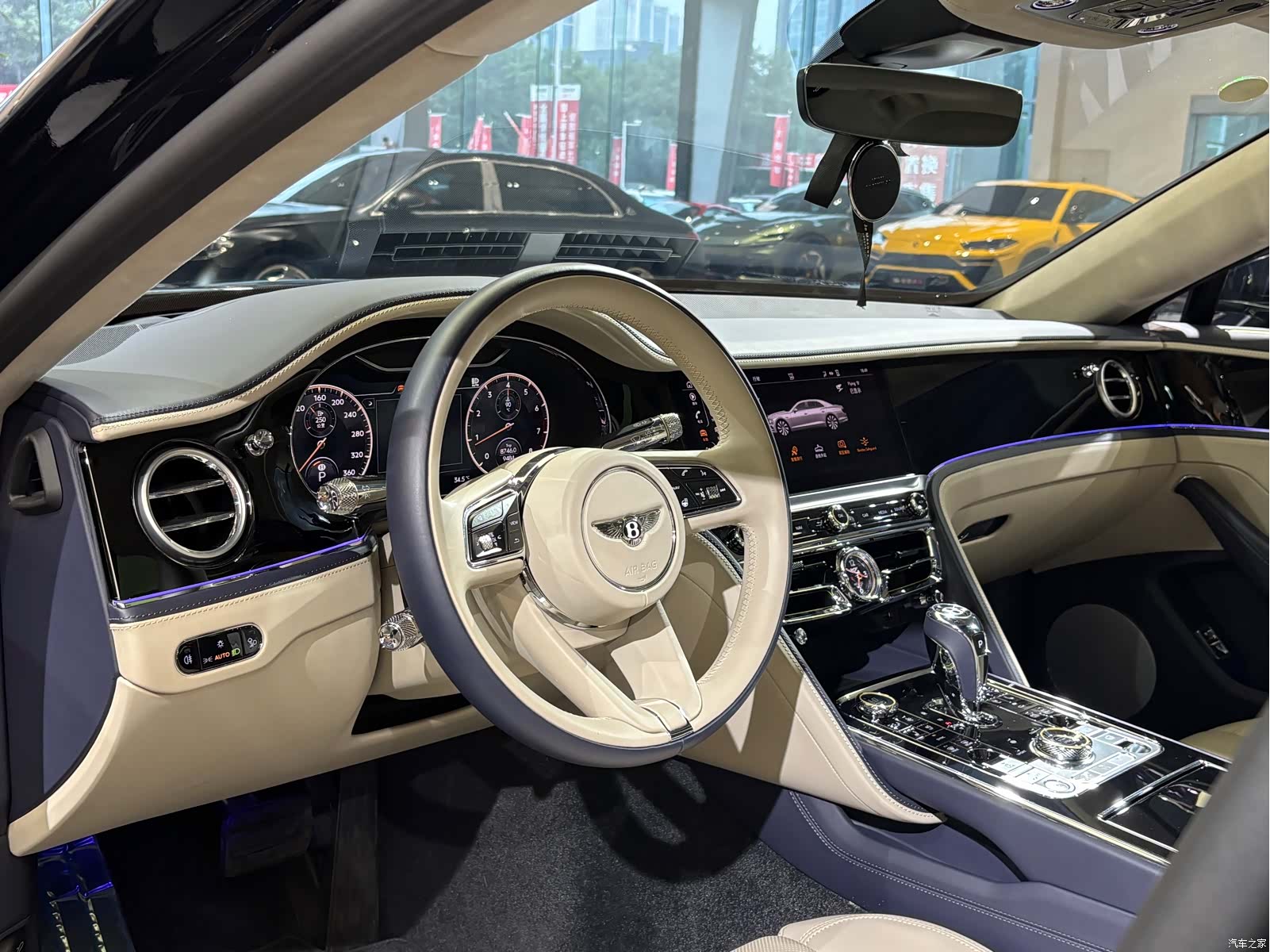 Bentley Flying Spur, 2024 11