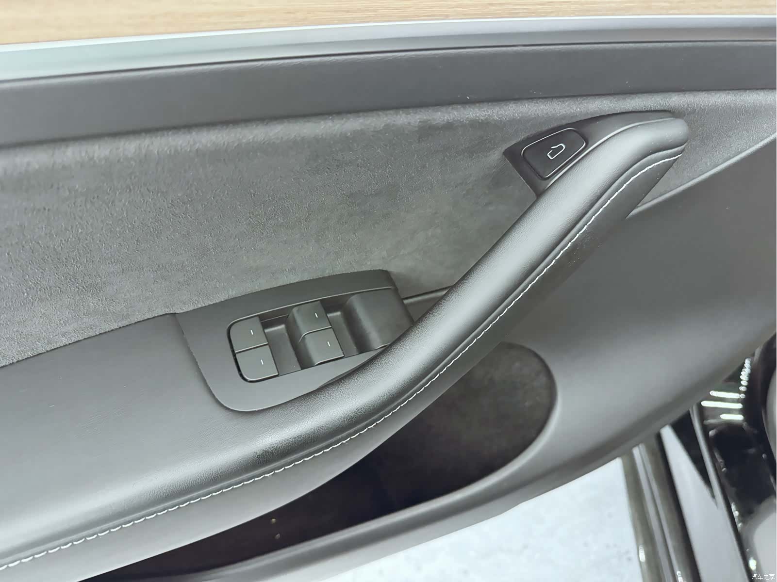 Tesla Model Y, 2023 16