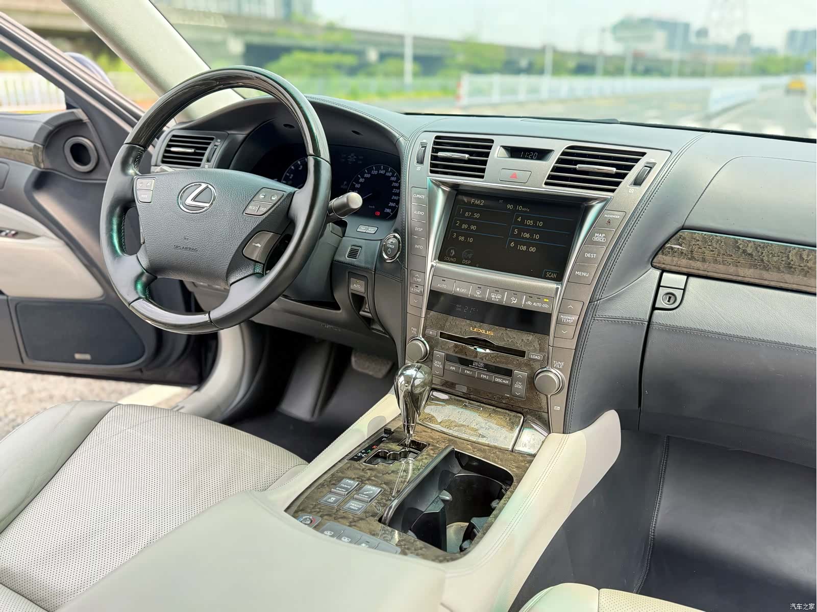 Lexus LS, 2009 11