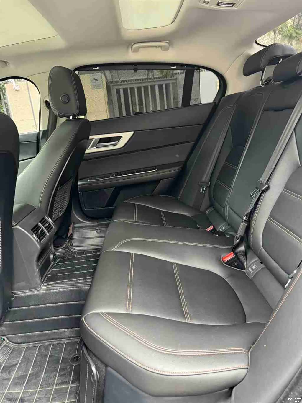 Land Rover XEL, 2019 10