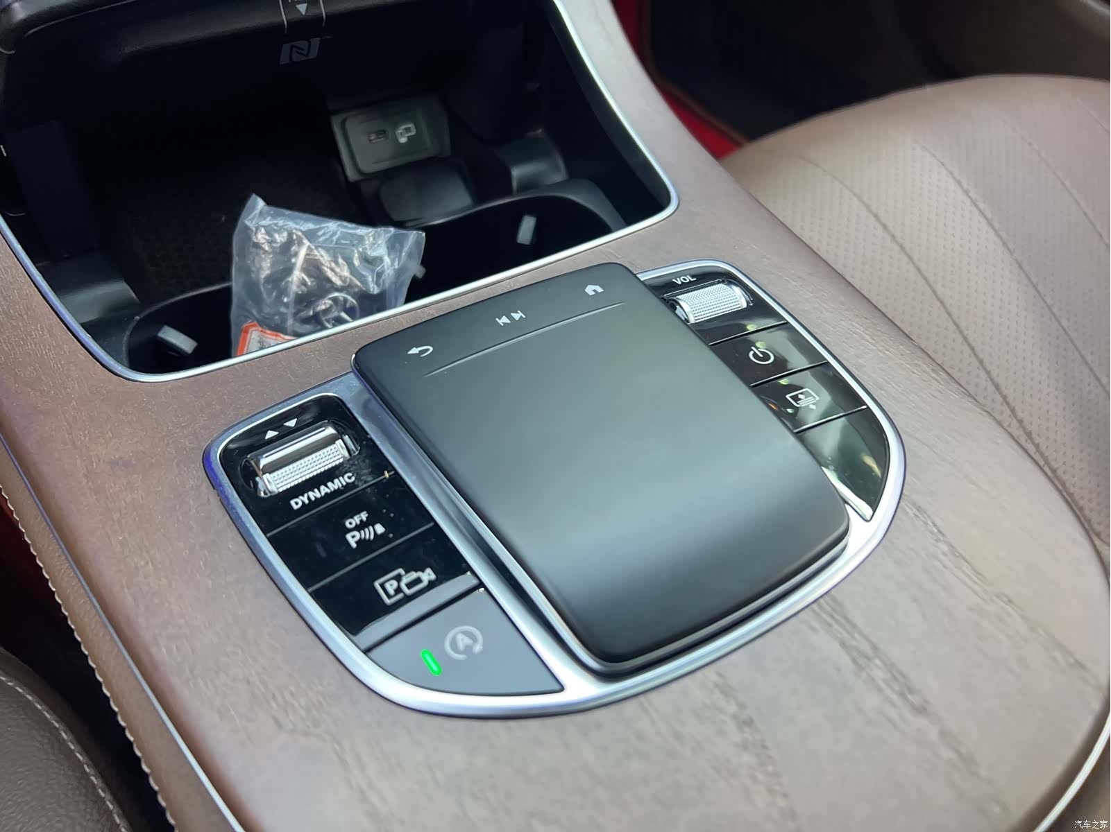 Mercedes-Benz E-Class, 2023 16
