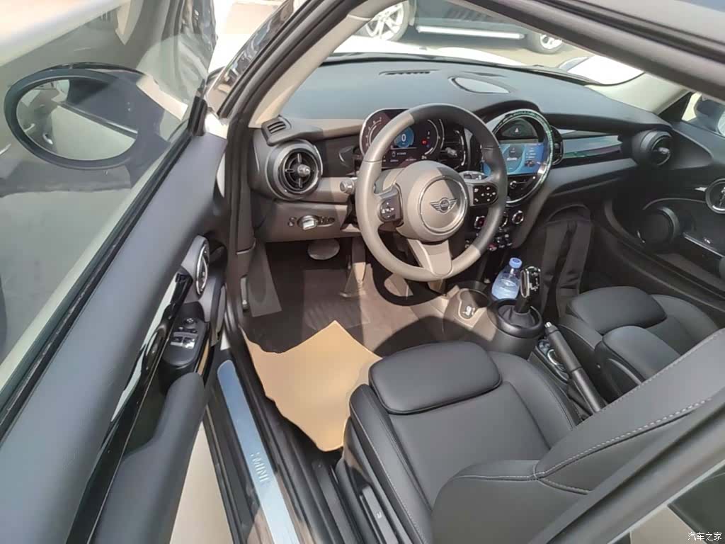 Mini Cooper, 2024 16