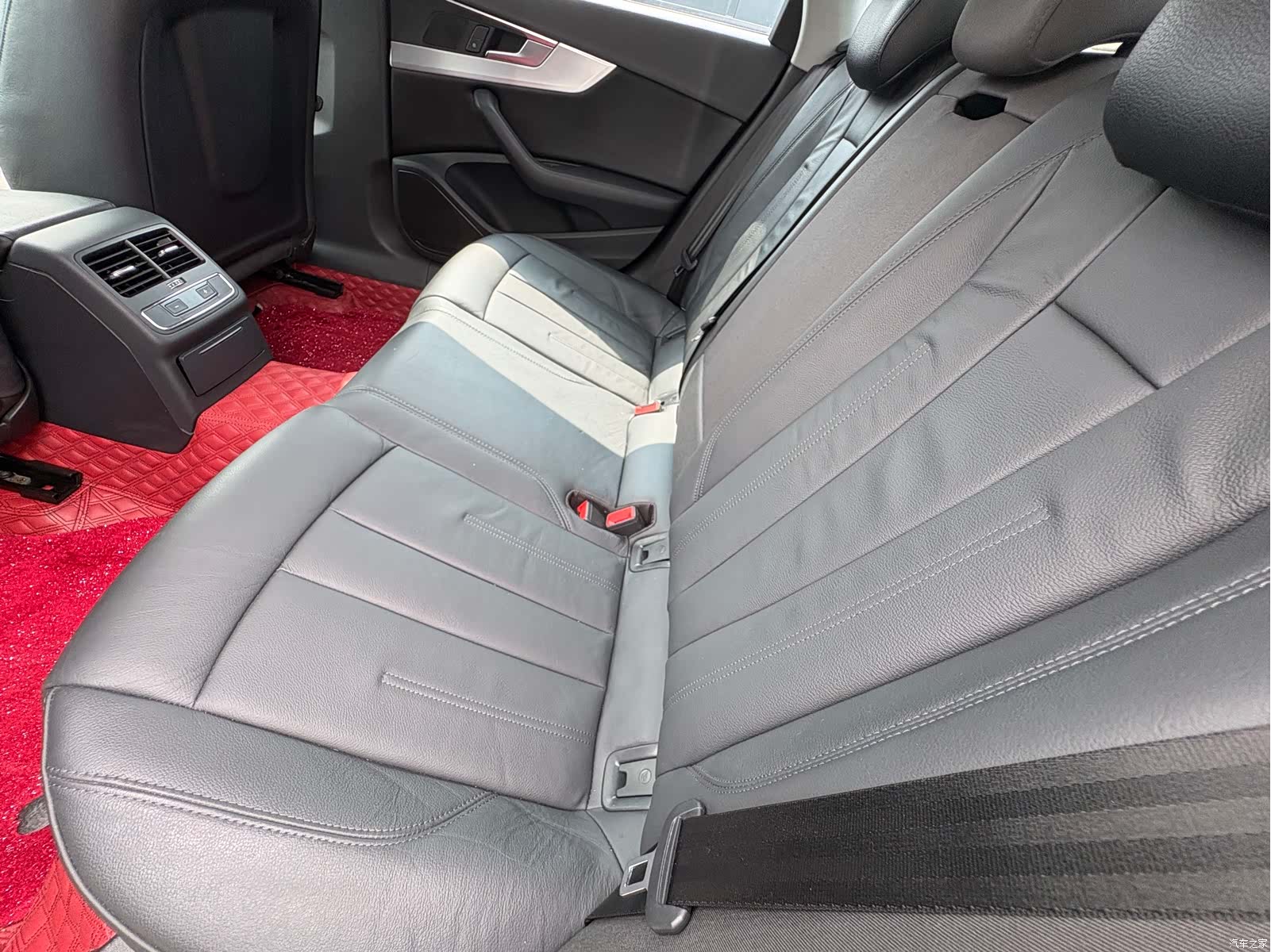 Audi A4L, 2017 11
