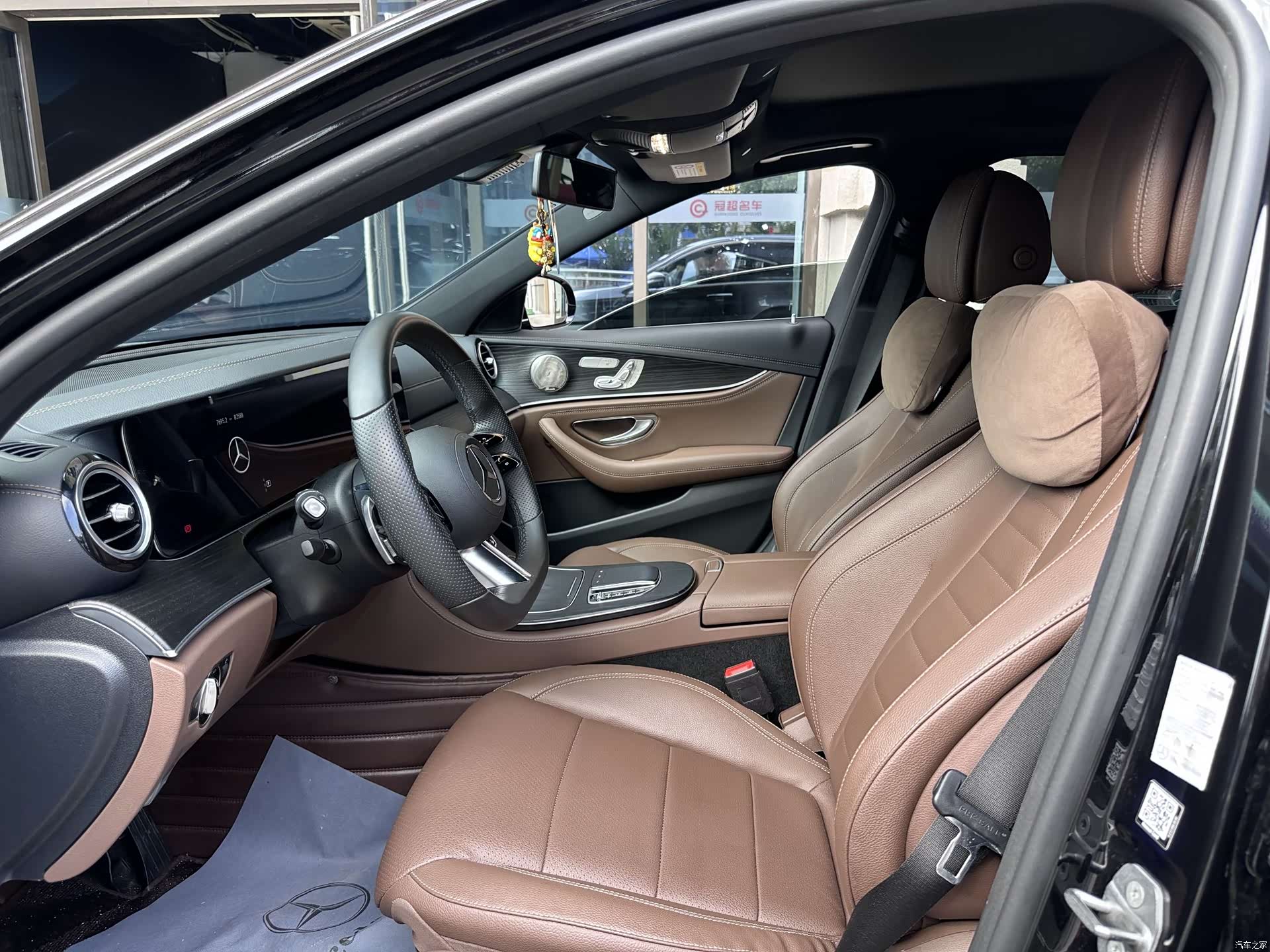 Mercedes-Benz E-Class, 2022 11