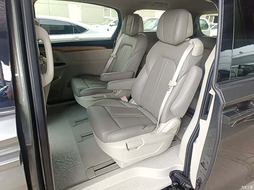Buick GL8, 2018 17