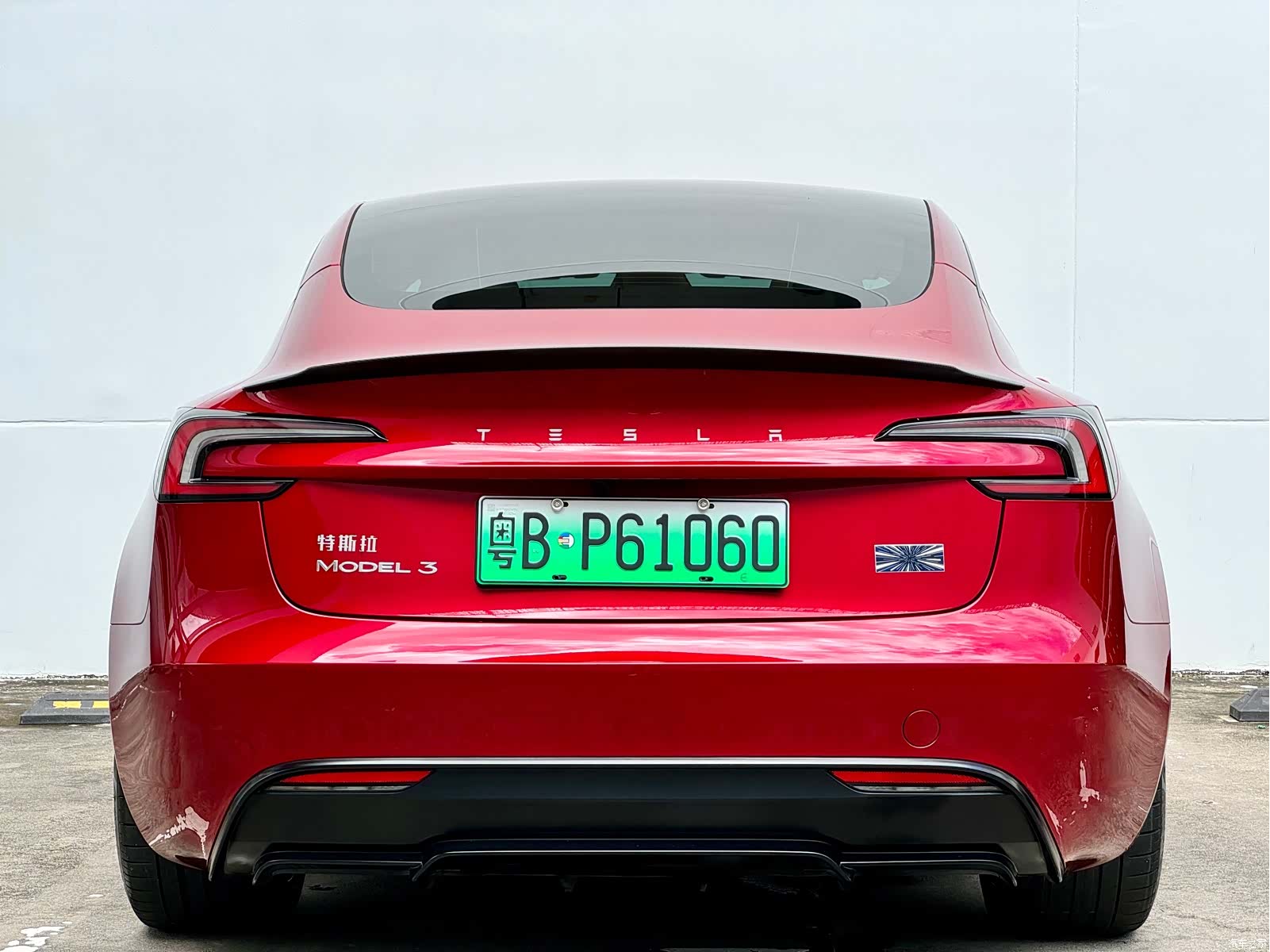 Tesla Model 3, 2025 13