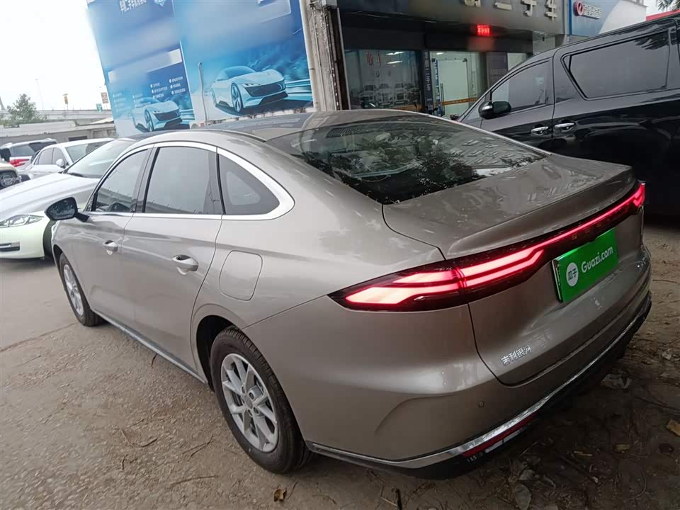 Geely Galaxy Galaxy Sparkle 6