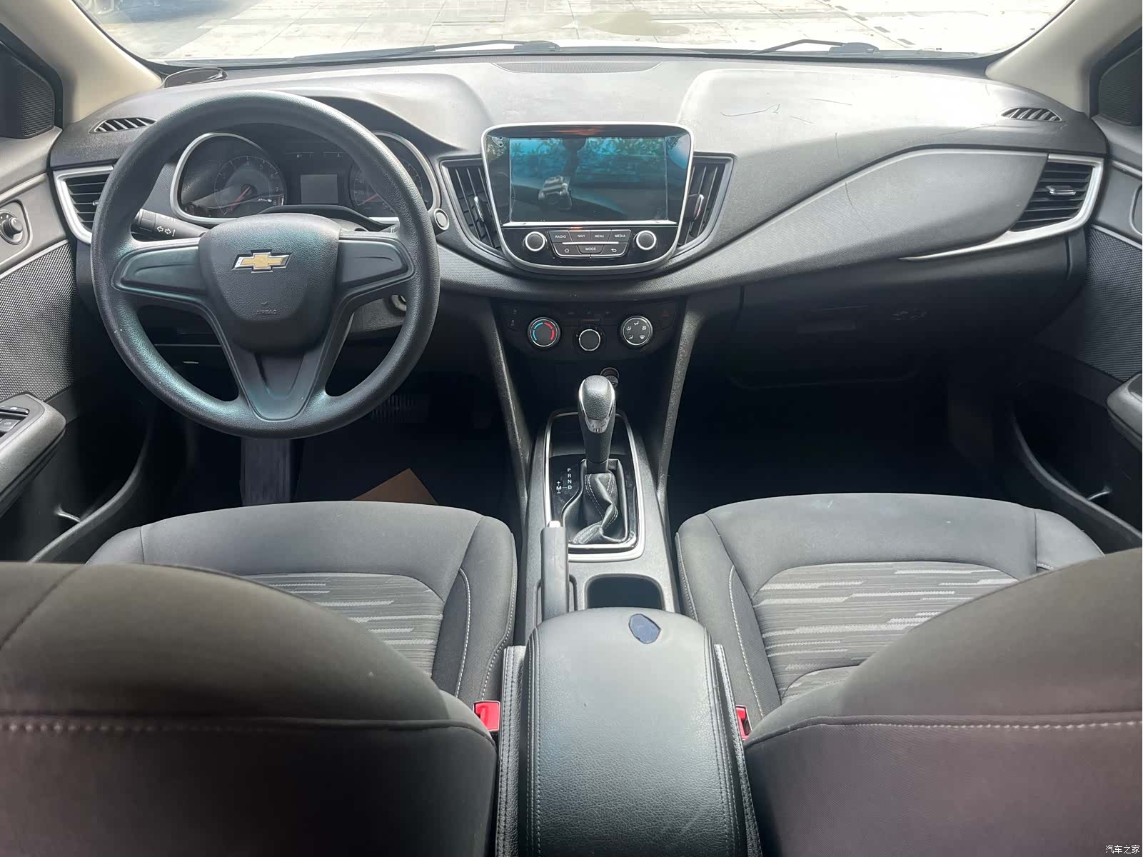 Chevrolet 320, 2018 8