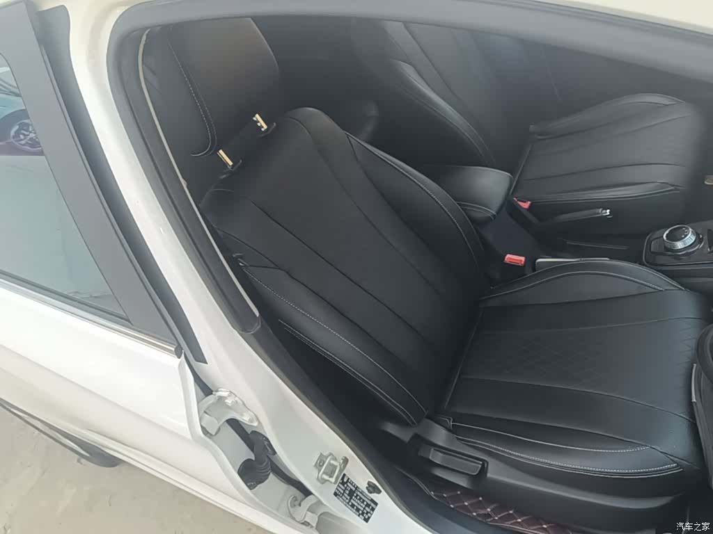 Wuling 310W, 2020 25