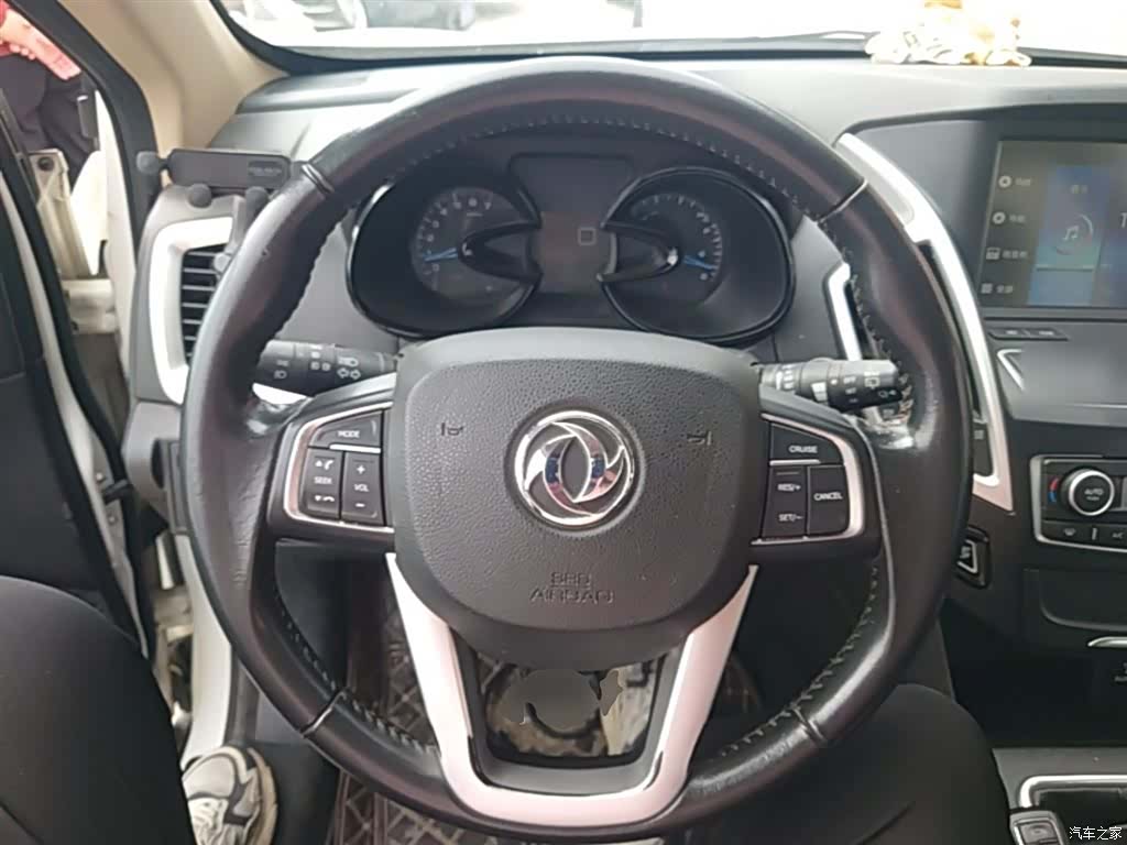 DongFeng AX7, 2015 11