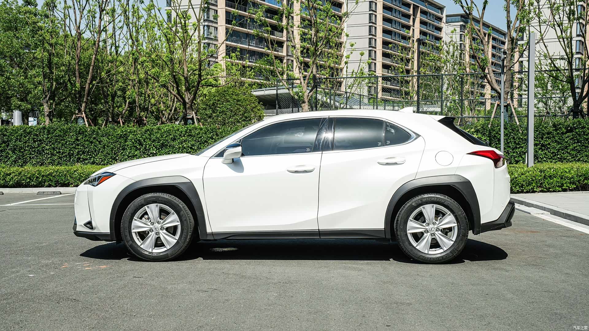 Lexus UX, 2021 7