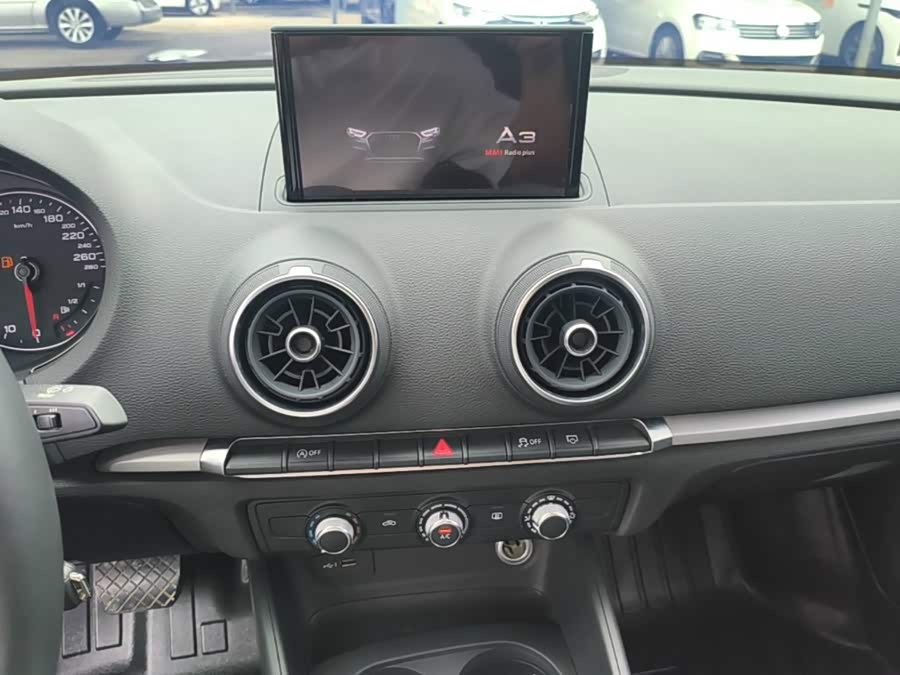 Audi A3 2021, фото 13