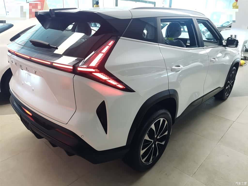 Geely Boyue, 2026 все фото