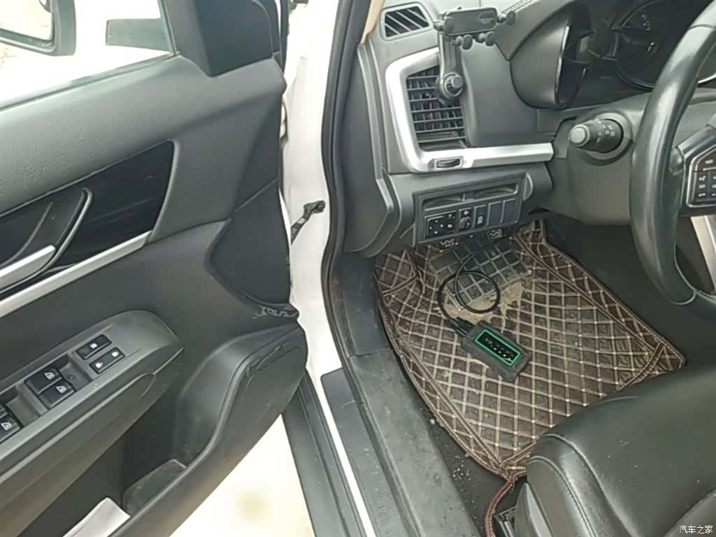 DongFeng AX7, 2015 16