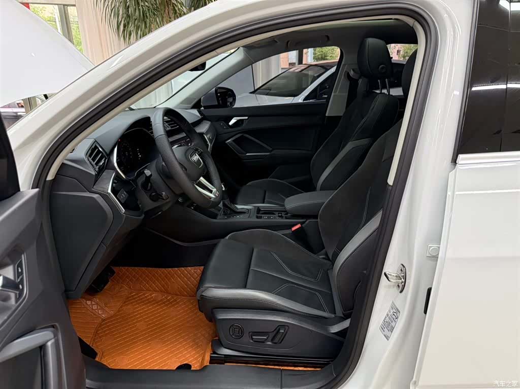 Audi Q3, 2023 16