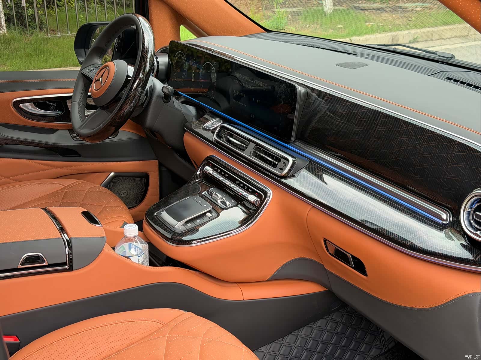 Mercedes-Benz 7, 2025 9