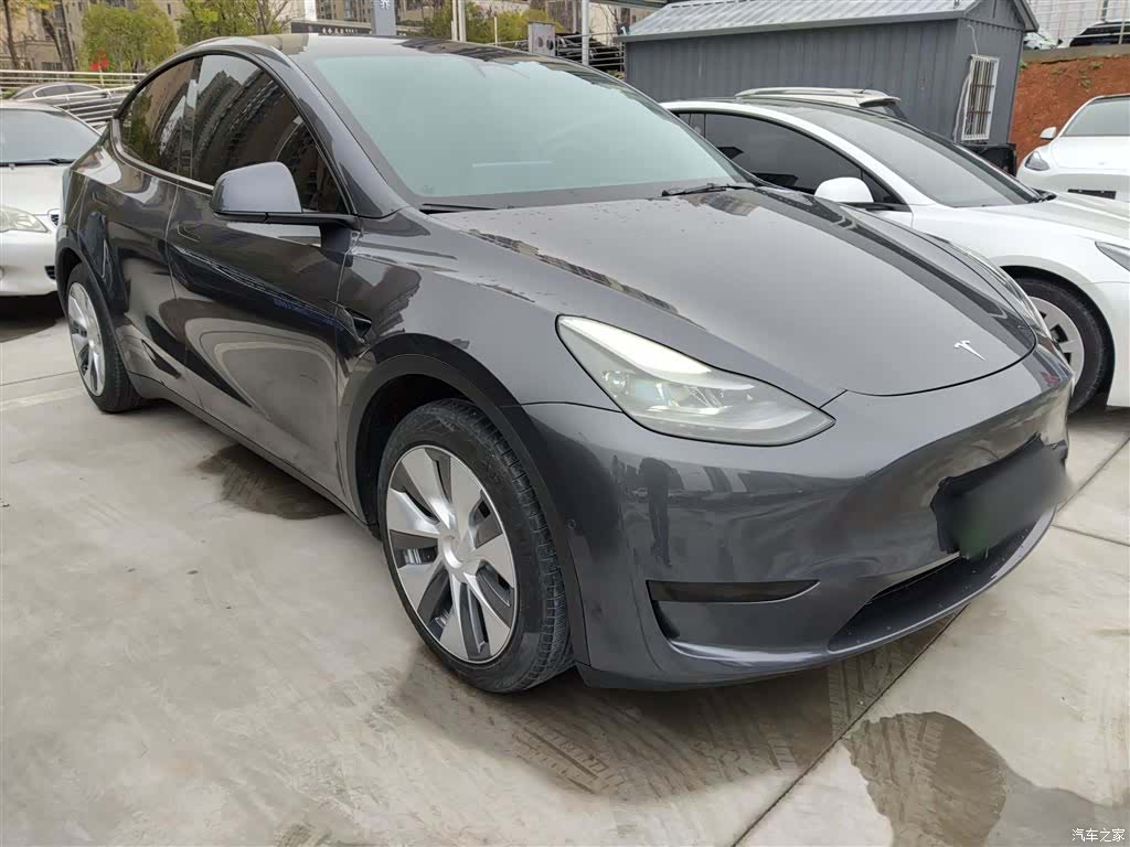 Tesla Model Y, 2022 4