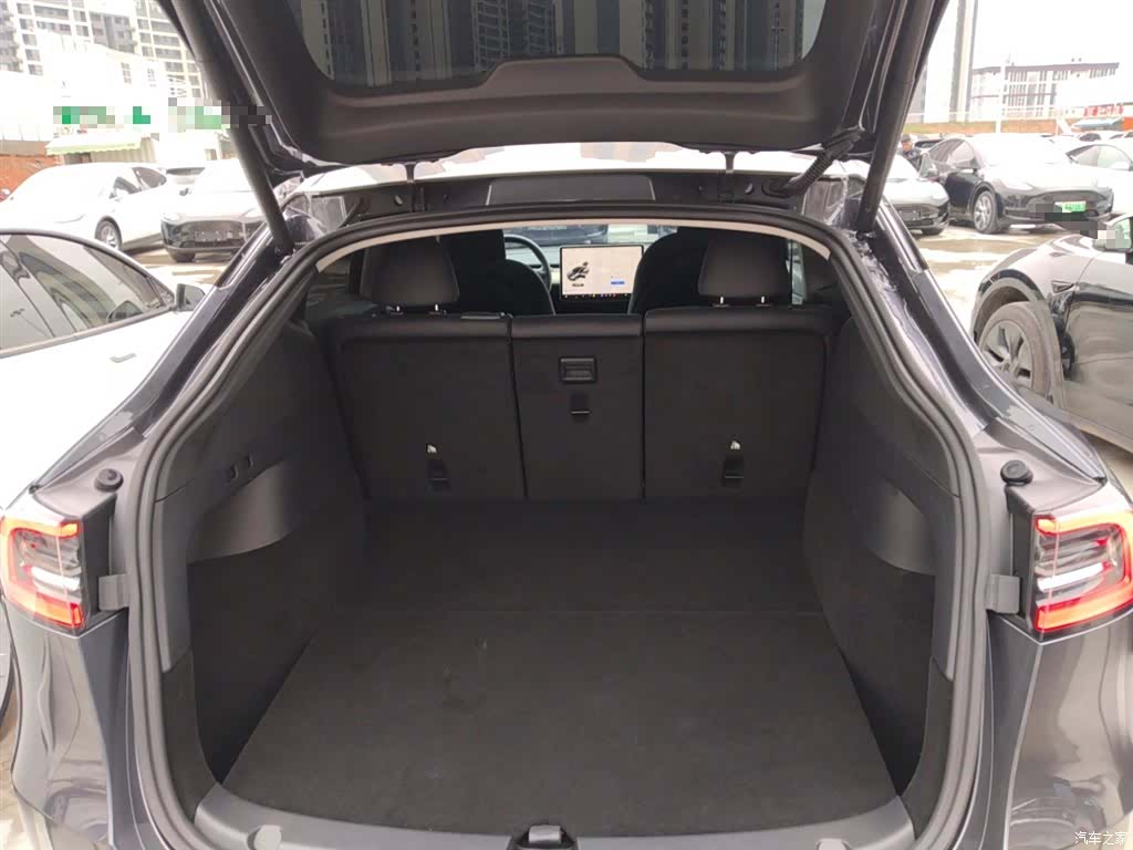 Tesla Model Y, 2022 19