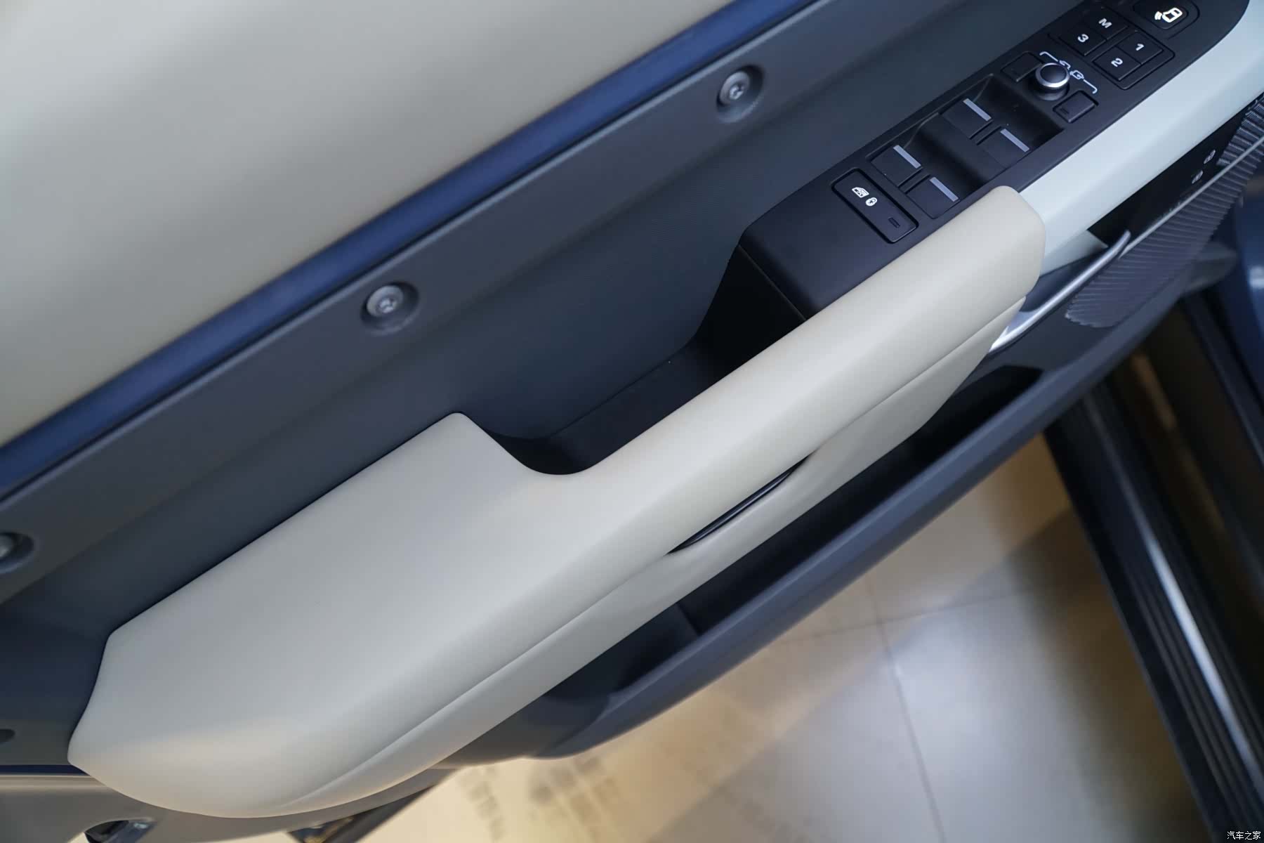 Land Rover Defender, 2021 13