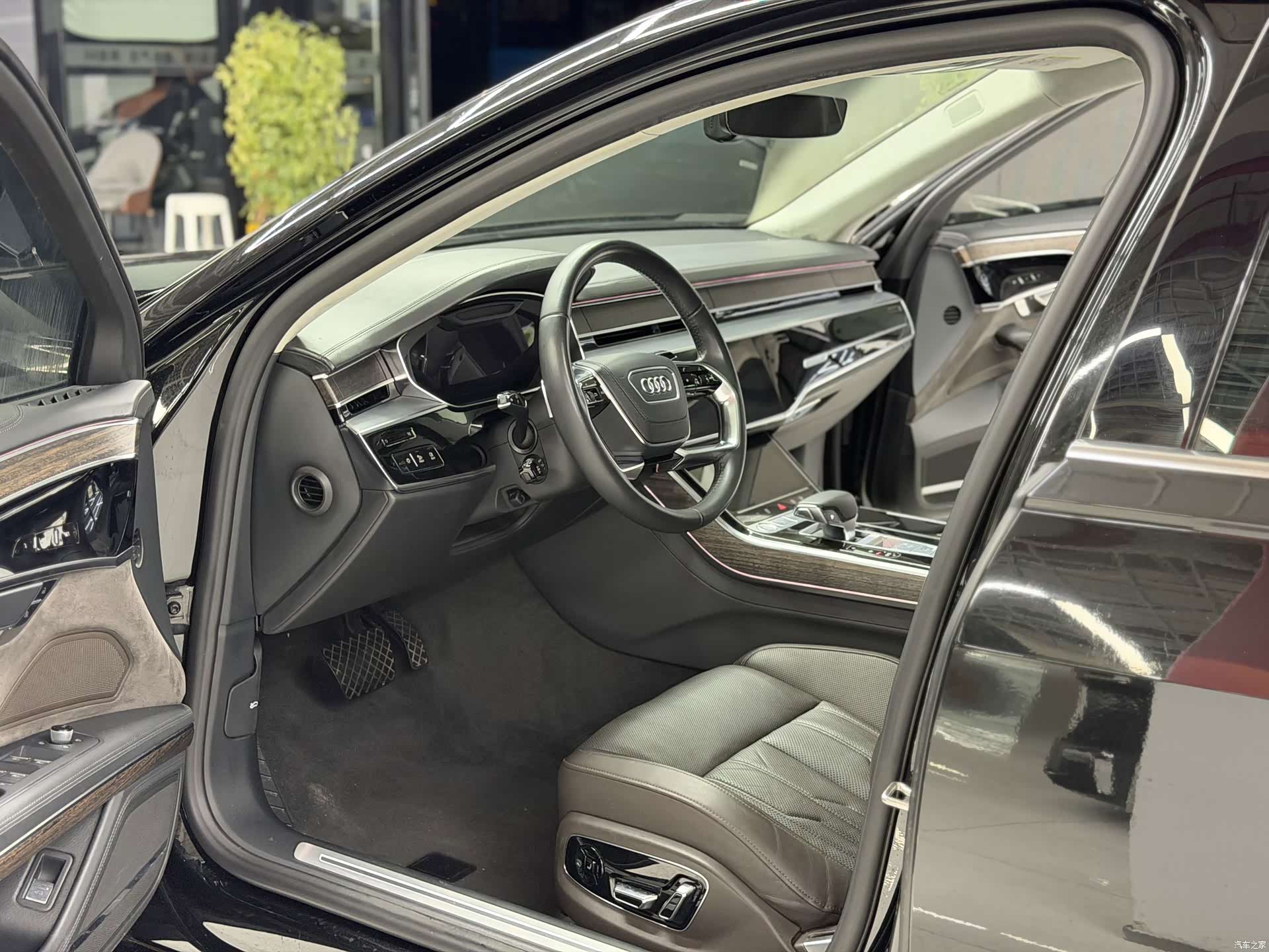 Audi A8L, 2019 9