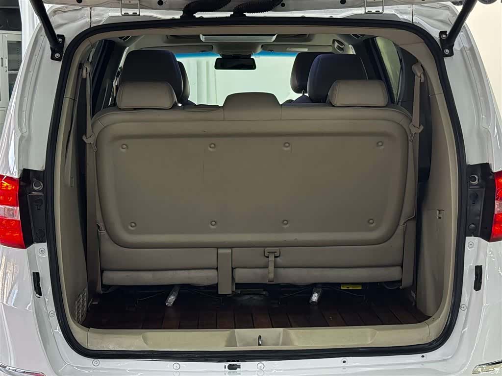 Buick GL8, 2019 11