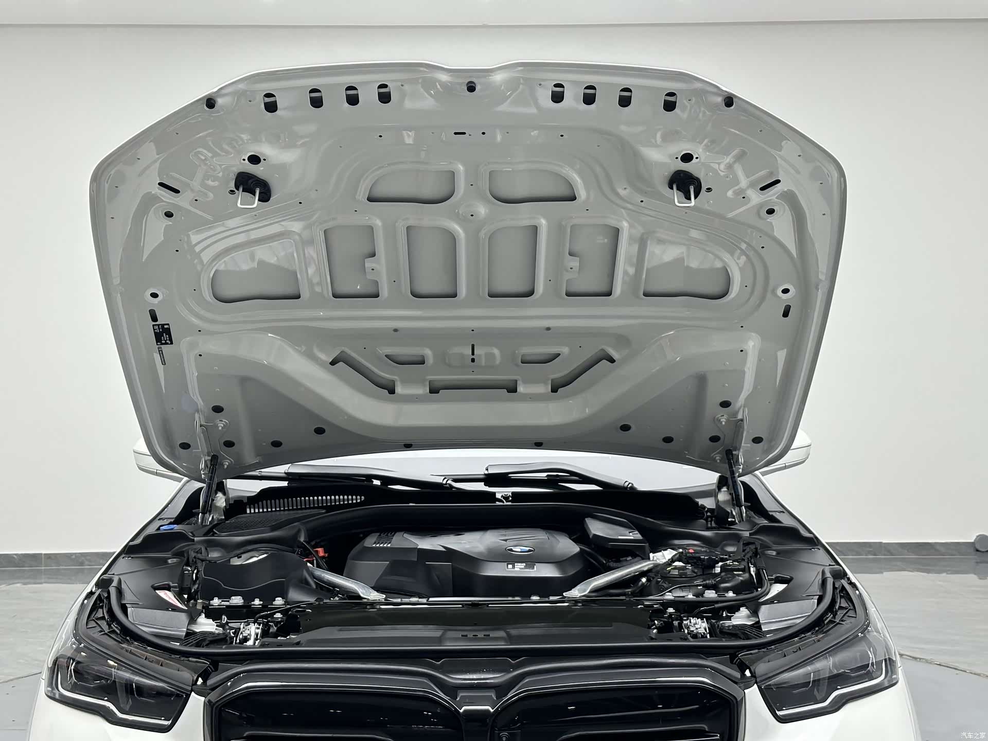 BMW 5 Series, 2025 24