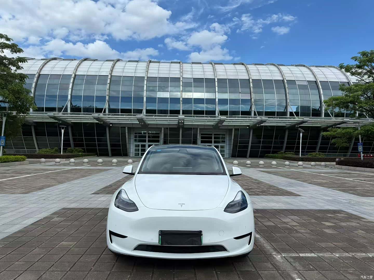 Tesla Model Y, 2023 2