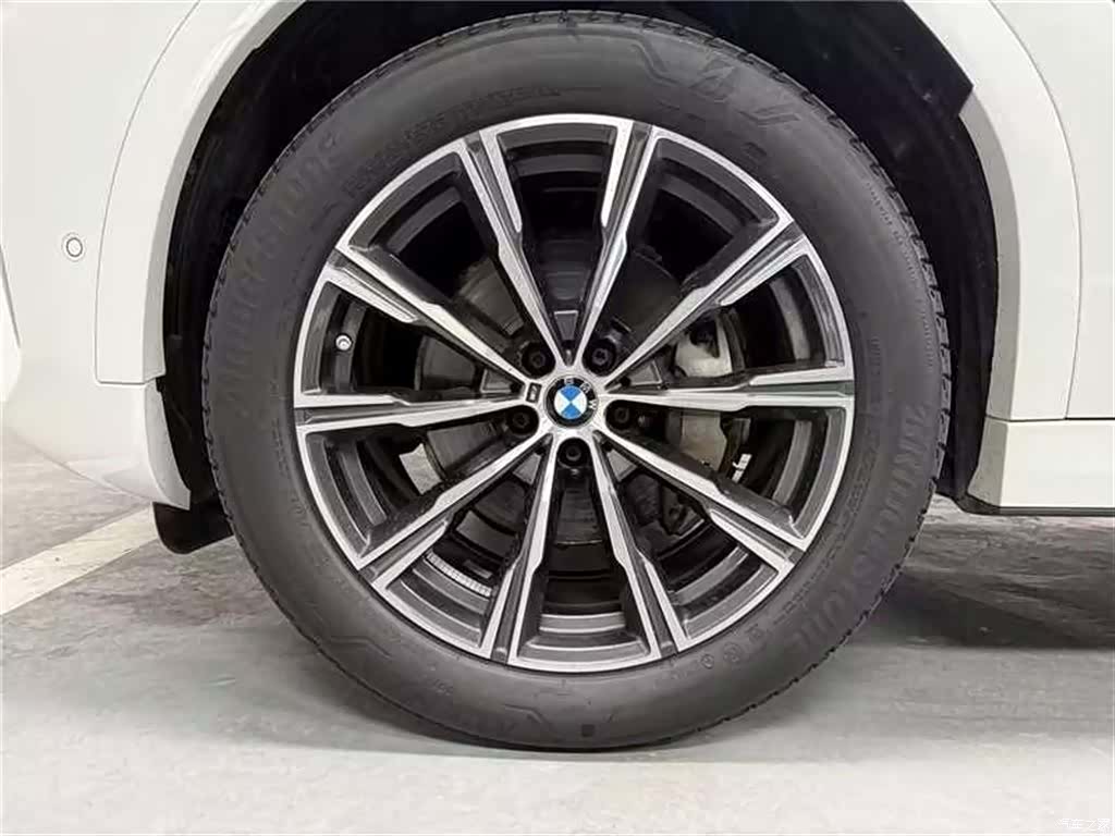 BMW X6, 2023 11
