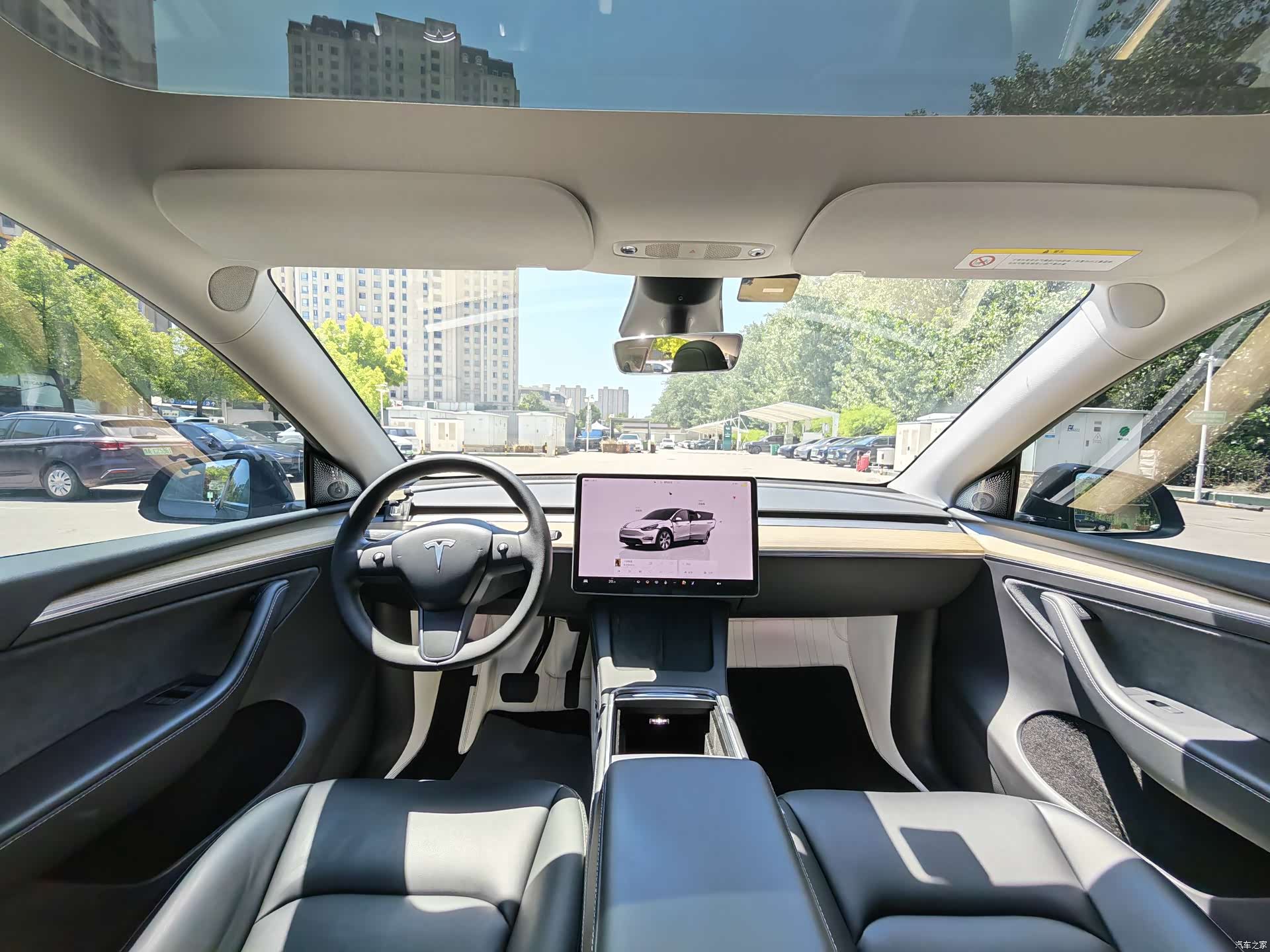 Tesla Model Y, 2023 6