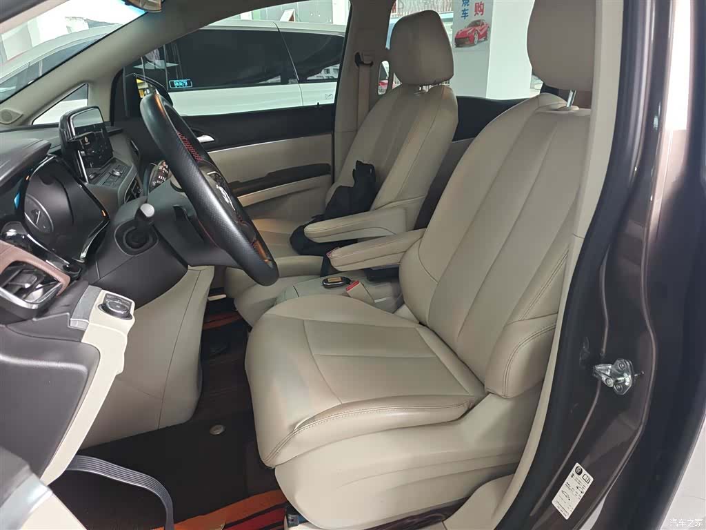 Buick GL8, 2023 11