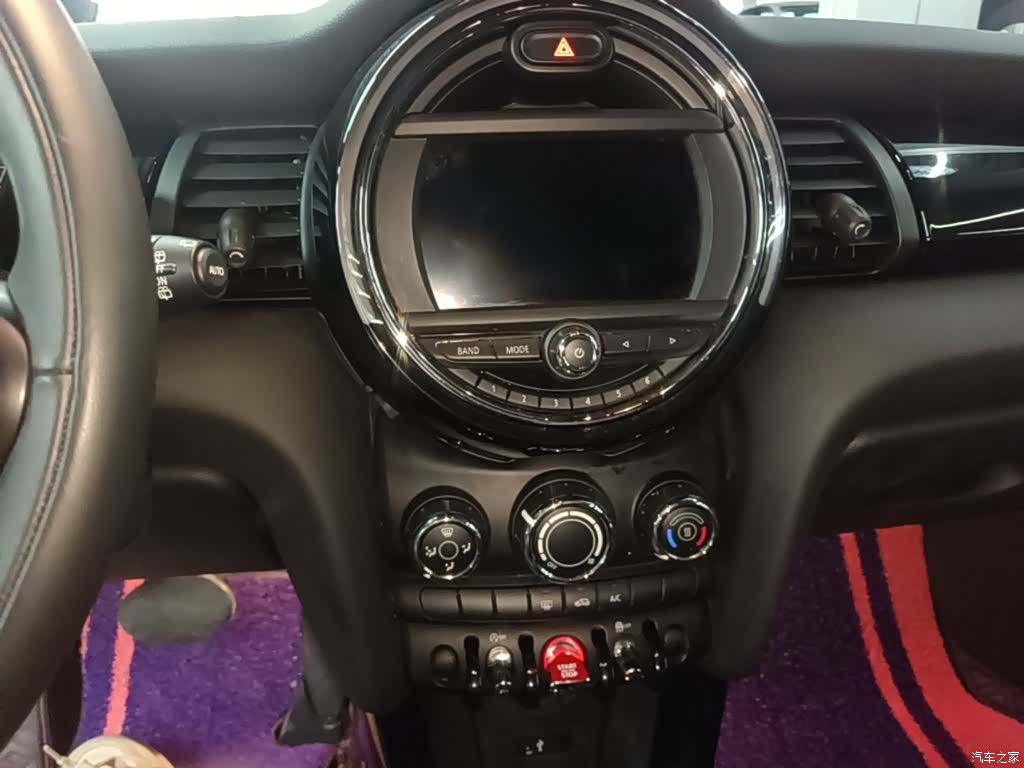 Mini ONE, 2018 13