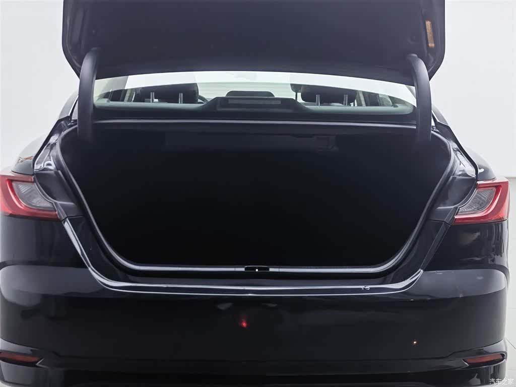 Toyota Camry, 2025 16