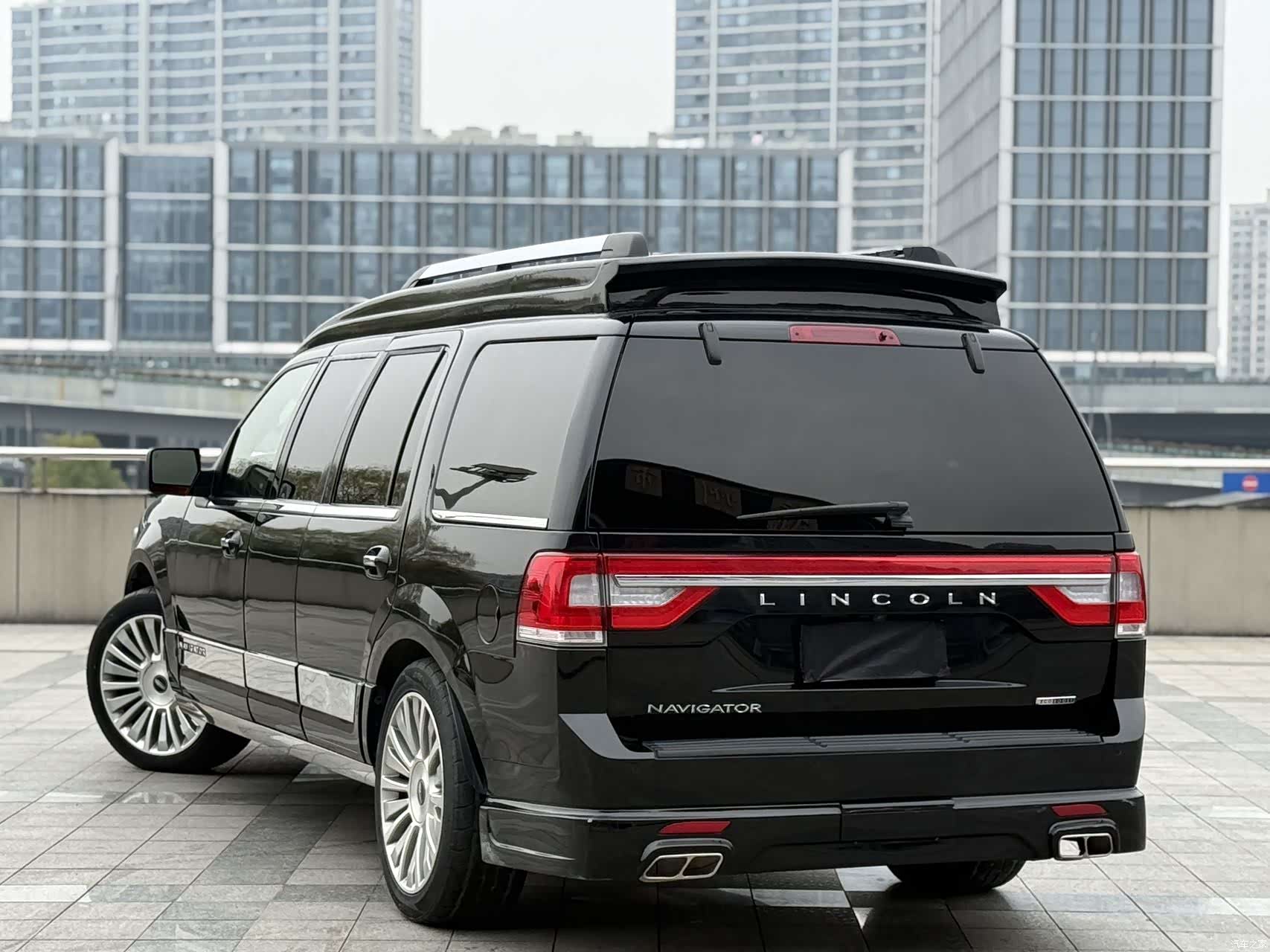 Lincoln Navigator, 2017 12