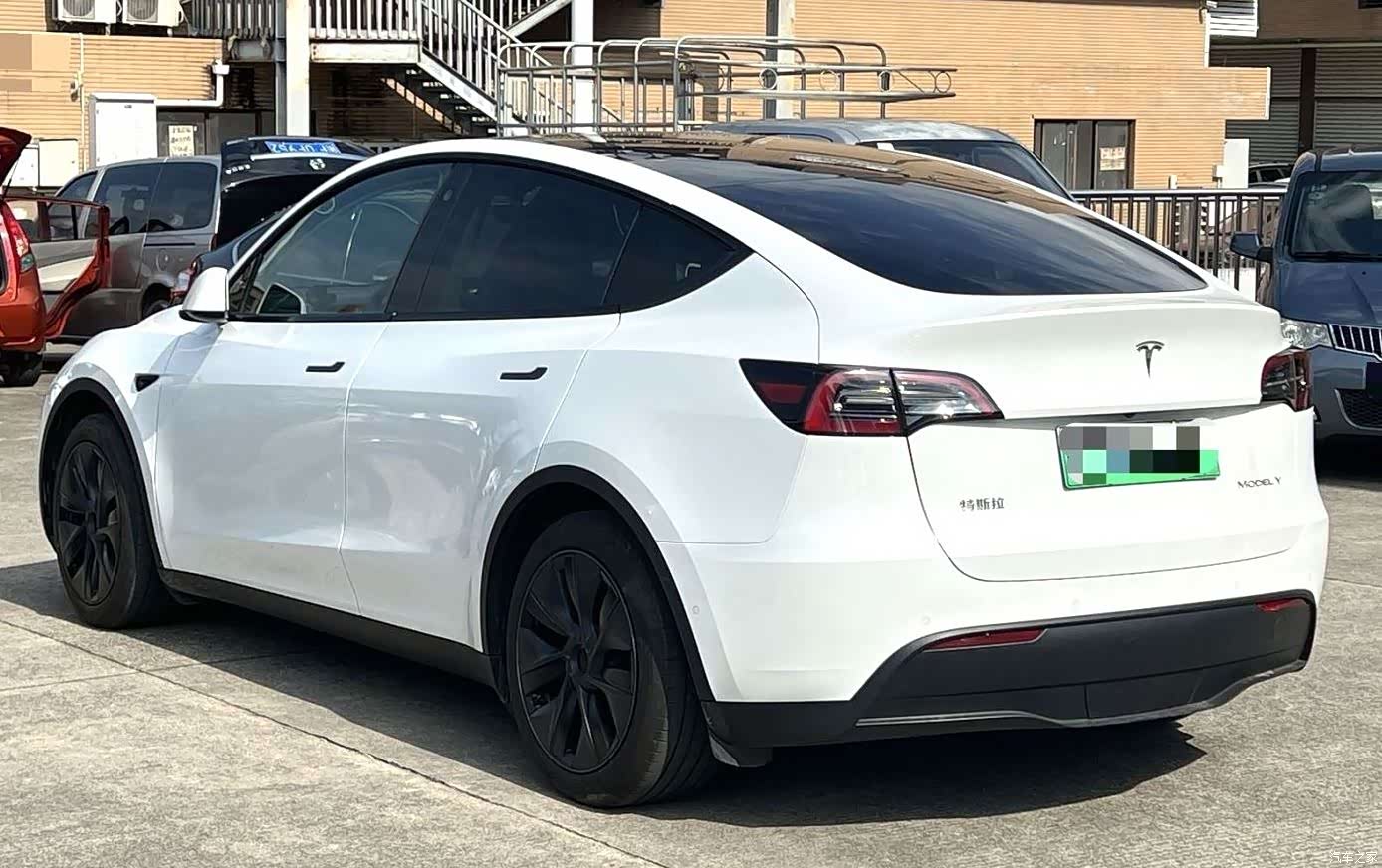 Tesla Model Y, 2024 7