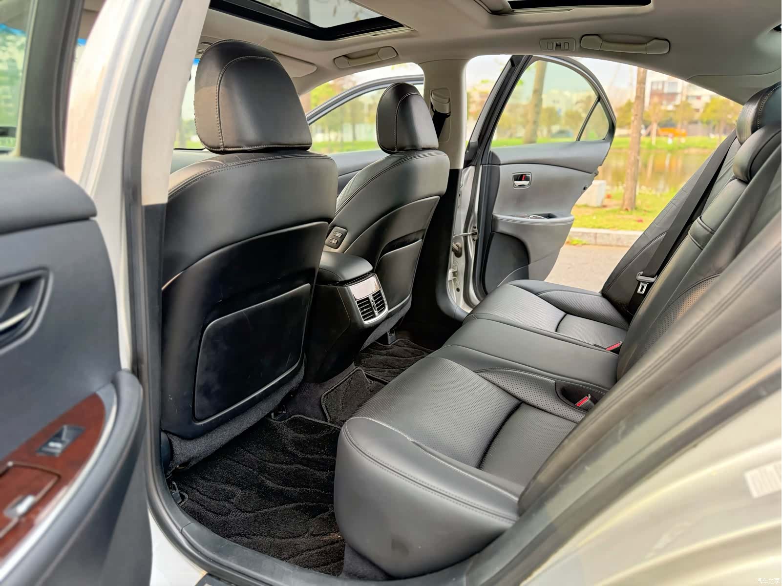 Lexus ES, 2010 6