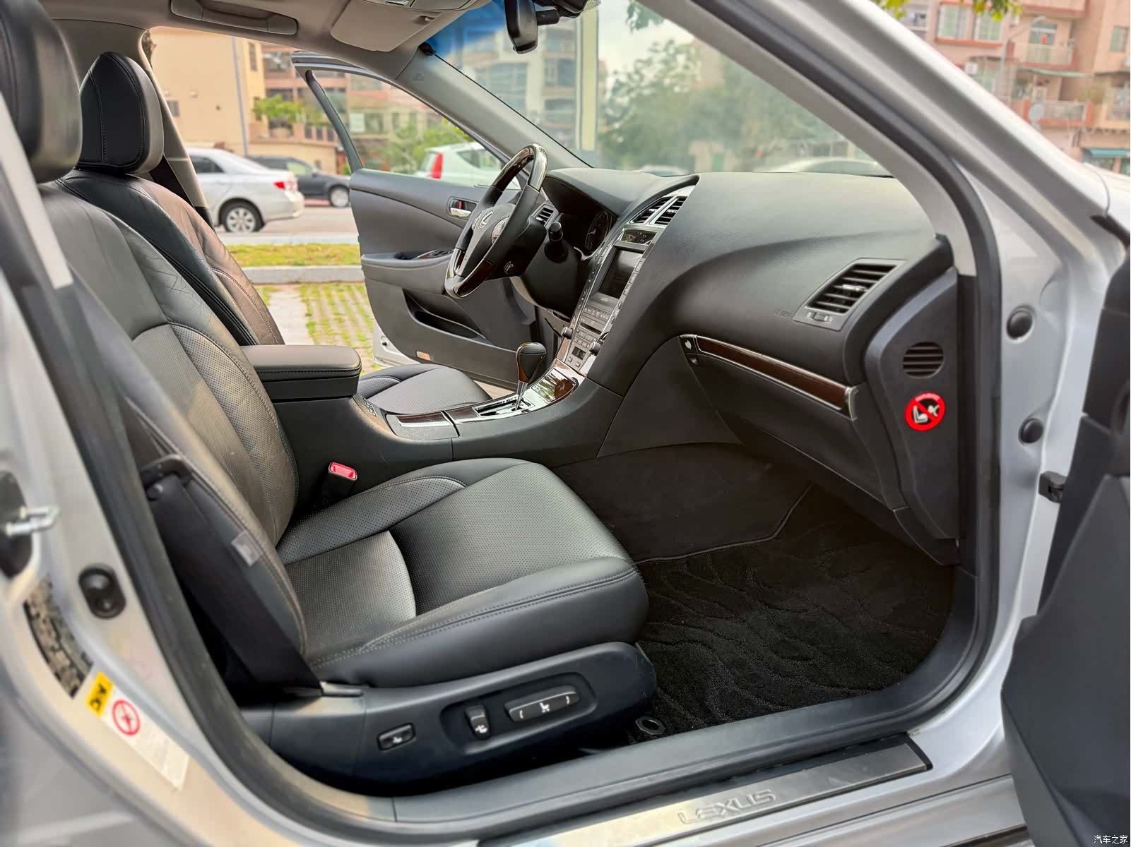 Lexus ES, 2010 все фото
