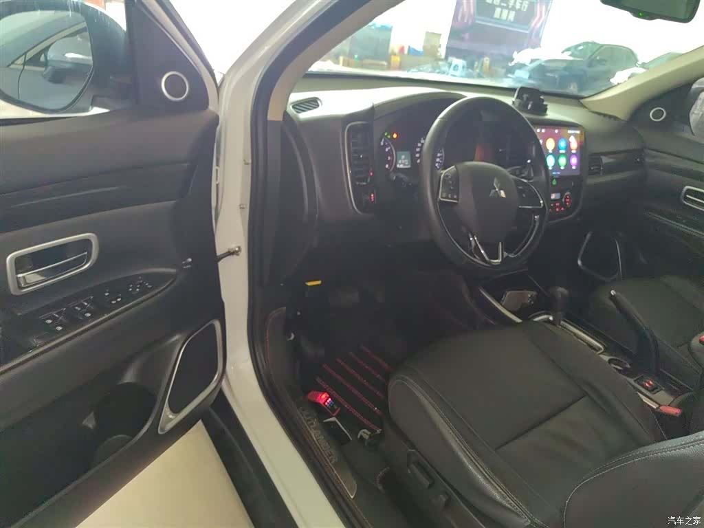 Mitsubishi Outlander, 2017 16