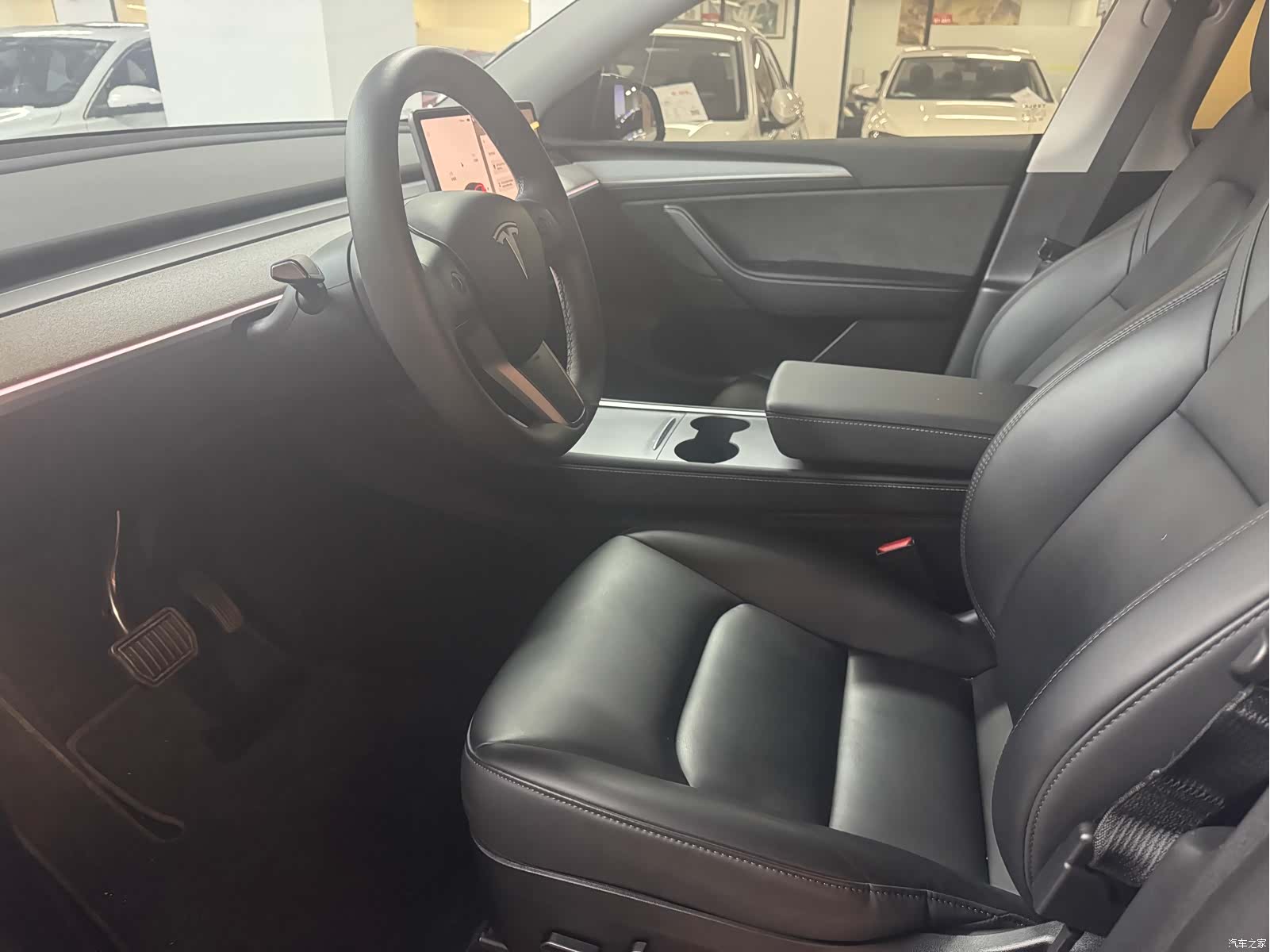Tesla Model Y, 2023 7