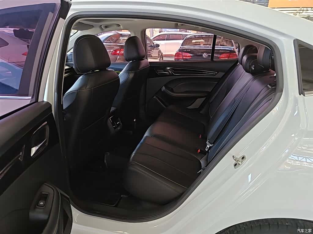Roewe i5, 2022 17