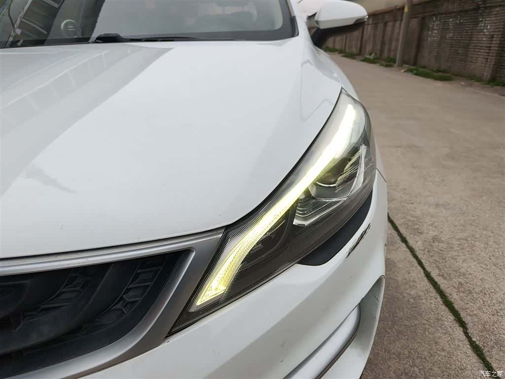 Geely Emgrand, 2018 18