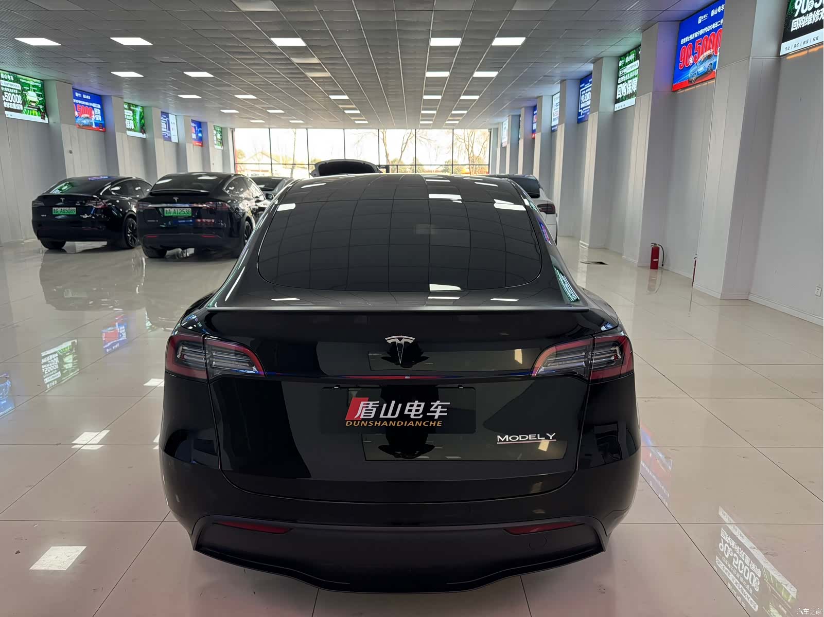 Tesla Model Y, 2022 4